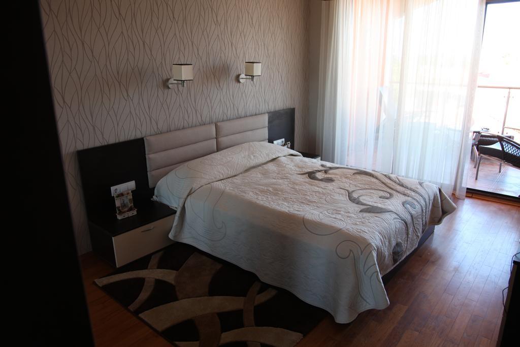 Apartment In St. Constantine And Helena Св. Св. Константин и Елена Екстериор снимка