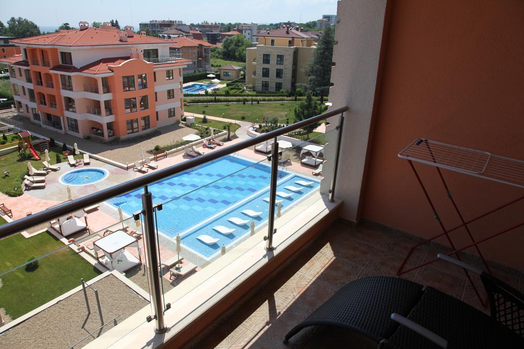 Apartment In St. Constantine And Helena Св. Св. Константин и Елена Екстериор снимка