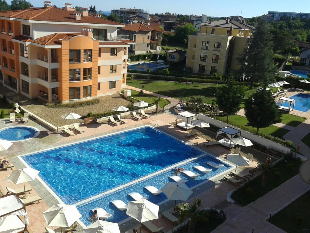 Apartment In St. Constantine And Helena Св. Св. Константин и Елена Екстериор снимка