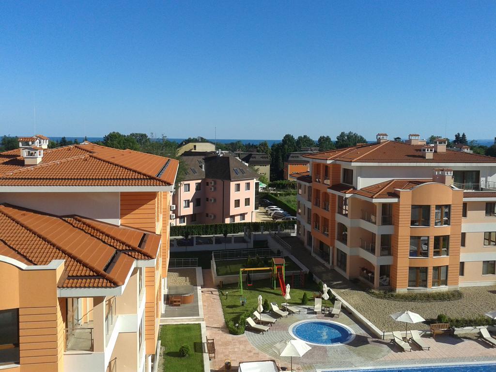 Apartment In St. Constantine And Helena Св. Св. Константин и Елена Екстериор снимка
