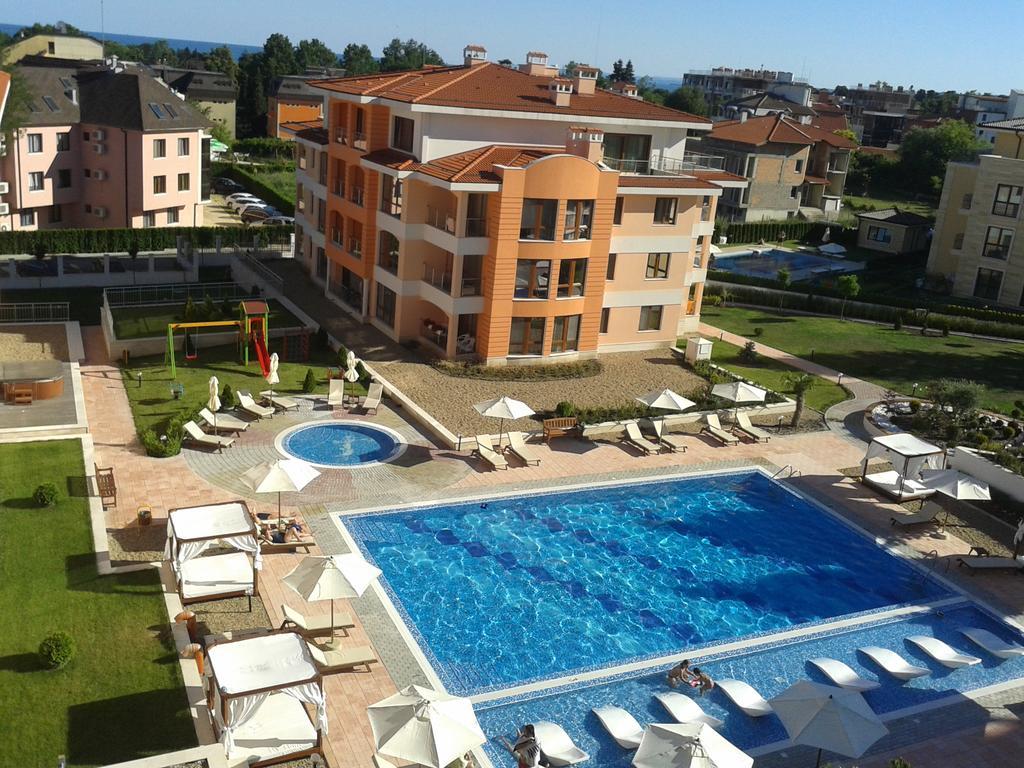 Apartment In St. Constantine And Helena Св. Св. Константин и Елена Екстериор снимка
