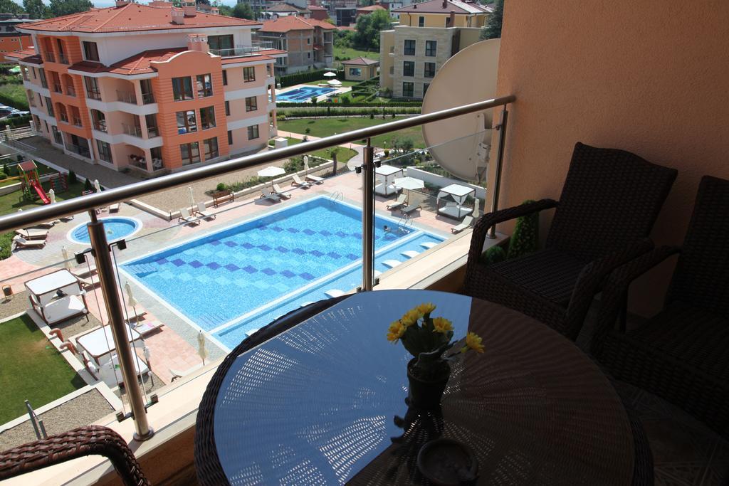 Apartment In St. Constantine And Helena Св. Св. Константин и Елена Екстериор снимка